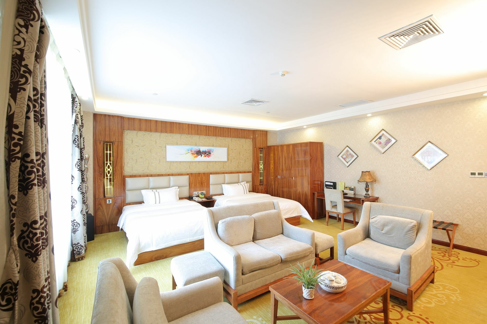 Oubon International Hotel Kuangcsou Kültér fotó